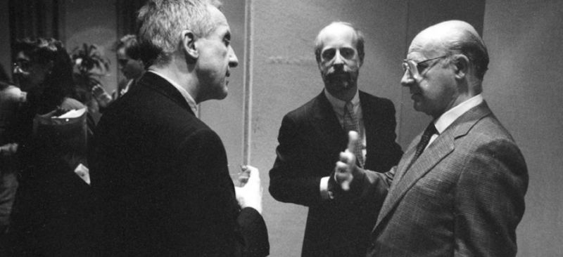 A black and white photo of Kenneth Frampton, Paul Goldberger and Romaldo Giurgola